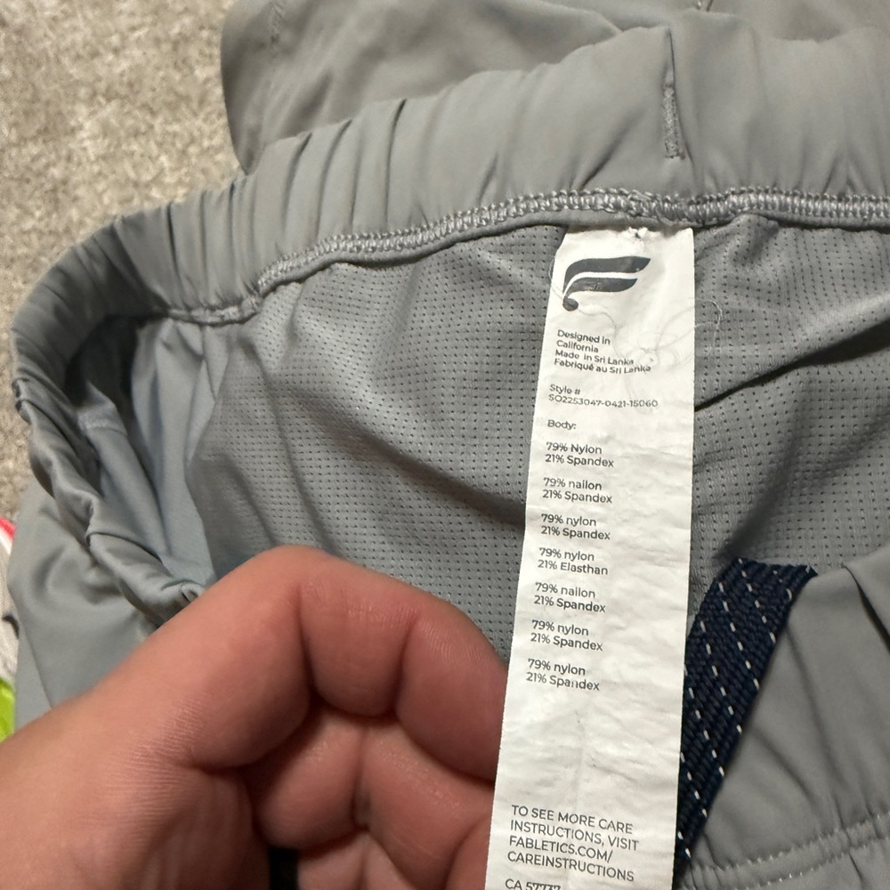 Fabletics Men's Gray 5 inch The One Shorts XXL